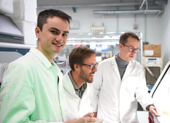 Von links nach rechts: Masterstudent Michel Brück, Dr. Bork Berghoff, Dr. Daniel Schindler