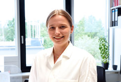 Dr. Maren Nattermann, former Doctoral Student at the Research Group of Prof. Tobias Erb, receives the VAAM Doctoral Prize.