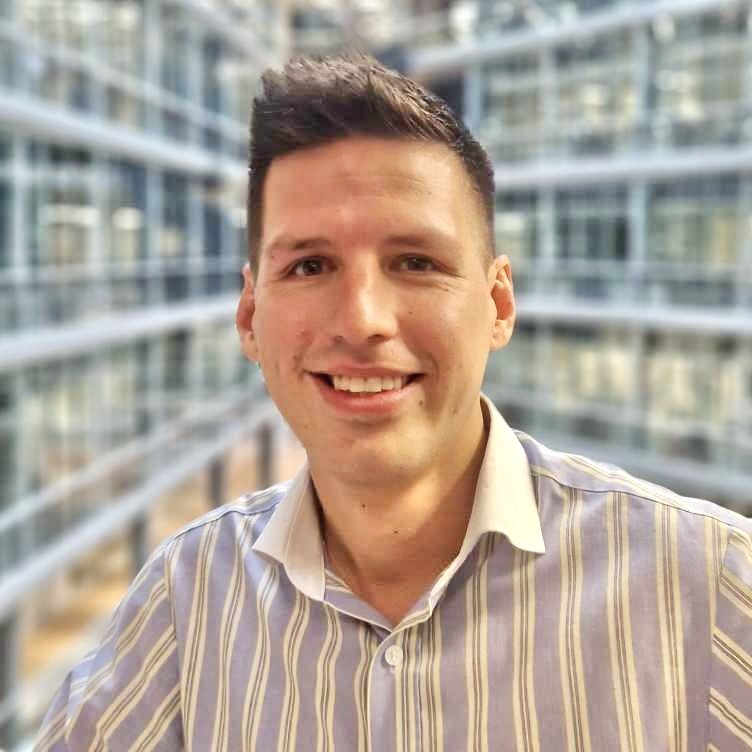 CV Adrian Bunzel